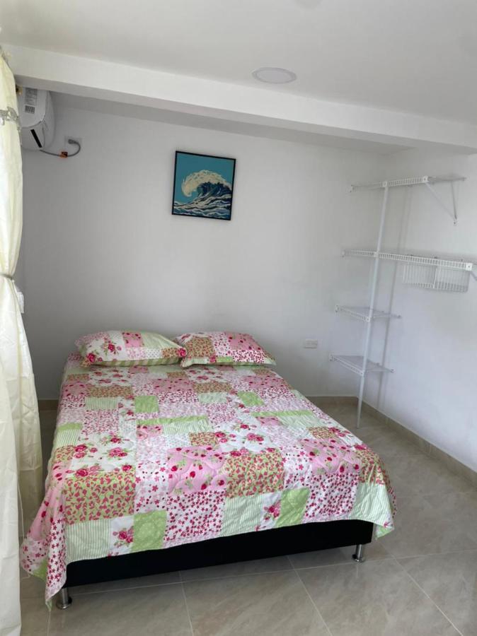 Posada Miss Portia South West Bay 外观 照片